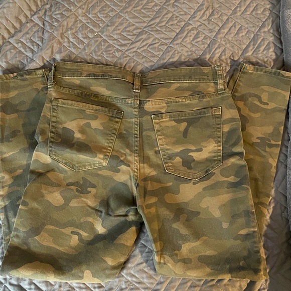 Gap Camo Print Pants - Picture 4 of 6